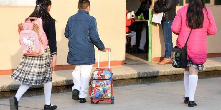 Guanajuato analiza regresar a clases presenciales en enero