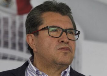 INE invade poderes con paridad en gubernaturas, acusa Monreal