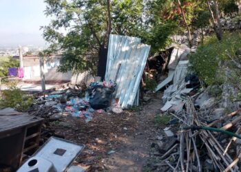 Incrustada en el cerro del Higuerón vive la amarga pobreza, en Jojutla