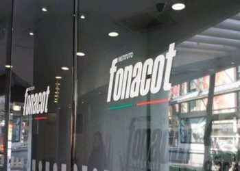 Inhabilitan a ex funcionario de Infonacot y lo multan con 34 mdp por corrupto