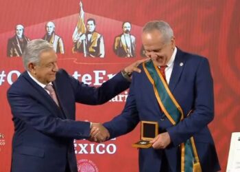 Jesús Seade recibe medalla Miguel Hidalgo; anuncia retiro de la política