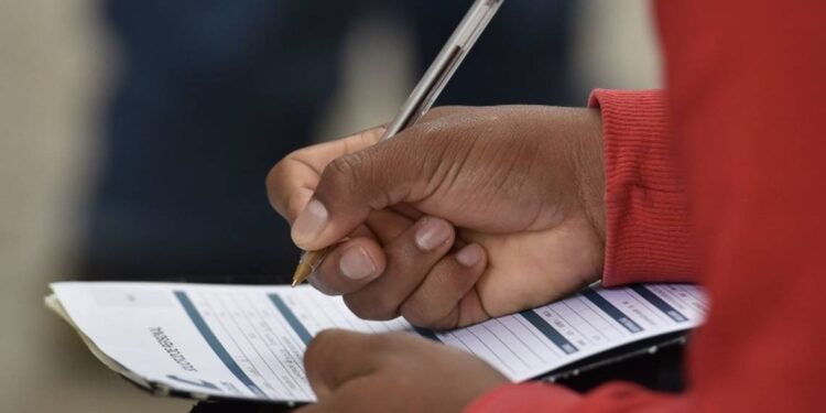 Jóvenes con mayor nivel de escolaridad, con más dificultades para obtener un empleo