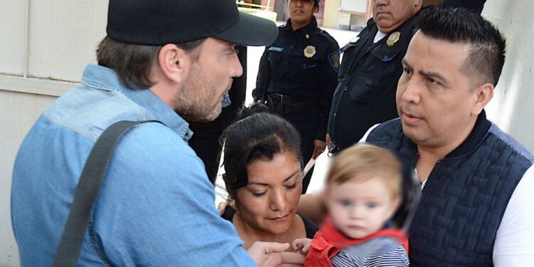 Julián Gil le pide a Marjorie de Sousa que le deje ver a su hijo. Foto: Archivo