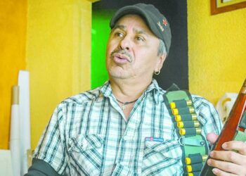 Las autodefensas sí existimos y portamos armas por necesidad: Román Vázquez