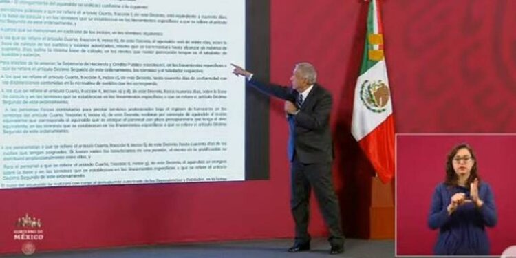 No tendré aguinaldo y reducción a funcionarios será voluntario: AMLO