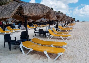 PIB turístico registra caída trimestral histórica de 43%