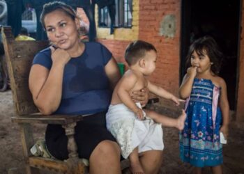 Padres dejan de comer por alimentar a sus hijos en Culiacán