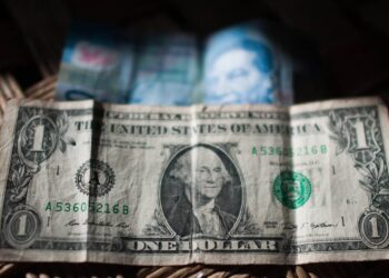 Peso se aprecia por menor incertidumbre ante elecciones de EU