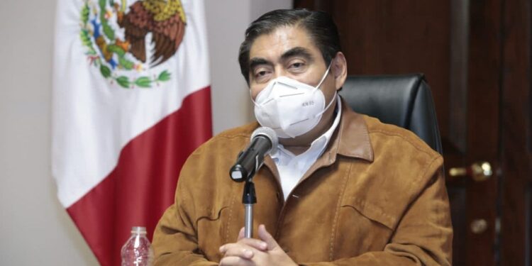 Piden a instancias federales intervenir en el conflicto entre Miguel Barbosa y la BUAP