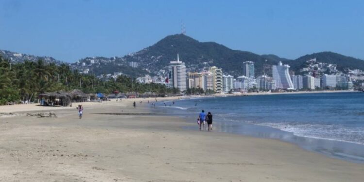 Por adeudos, embargan dos hoteles de Acapulco