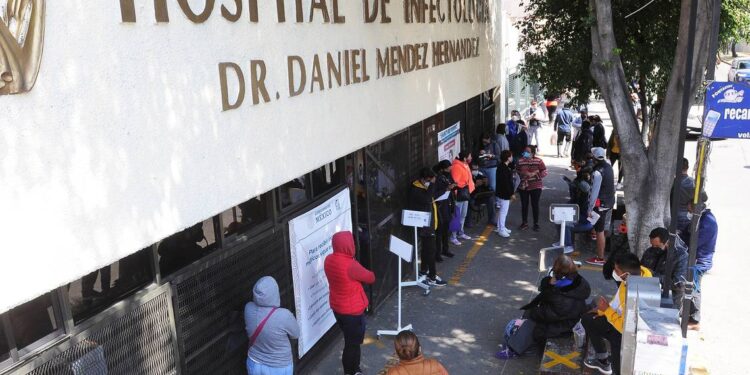 Saturados, 52 hospitales públicos por Covid-19