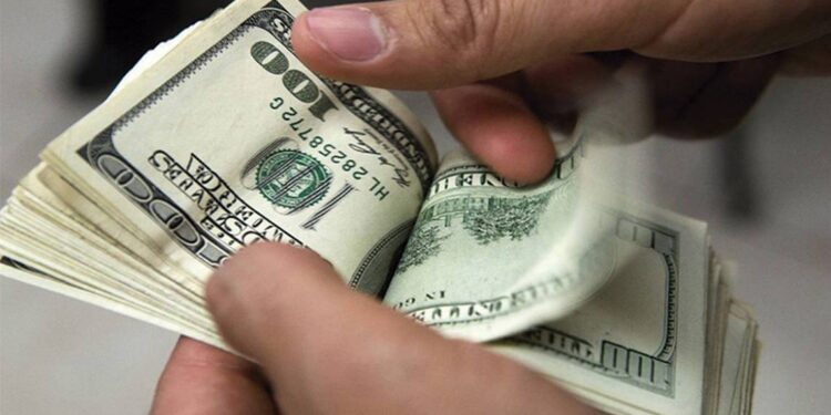 Se dispara el dólar ante resultados de elección en EU