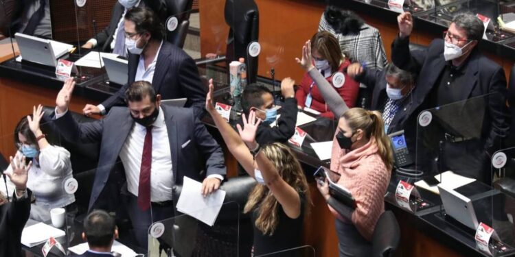 Senado quita fuero al Presidente, será juzgado como cualquier ciudadano