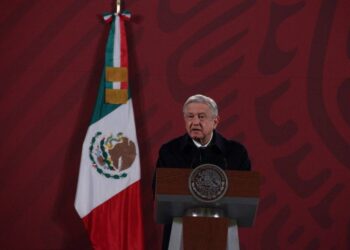 AMLO busca revisión a organismos autónomos
