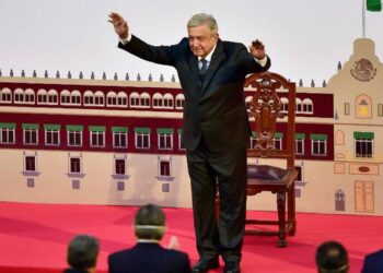 AMLO defiende sus estrategias "poco convencionales" contra Covid-19