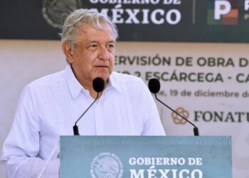 AMLO pide a empresa de Carlos Slim acelerar construcción de Tren Maya