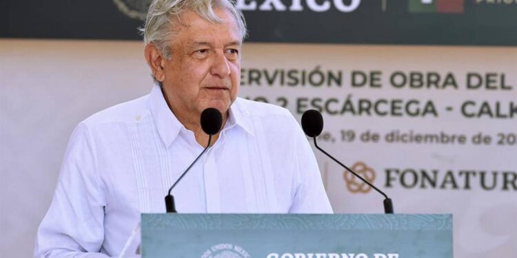 AMLO pide a empresa de Carlos Slim acelerar construcción de Tren Maya