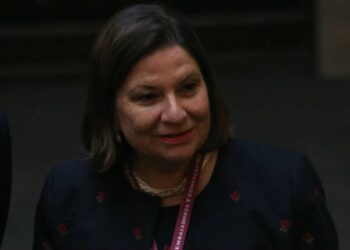 Bárcena reclama "amiguismo" en despedida de embajada de México en EU