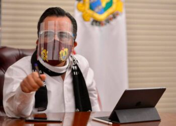 Clases presenciales en Veracruz, hasta cumplir un mes en semáforo verde: Cuitláhuac García