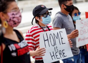 Consulados en EU, listos para apoyar a jóvenes ante reinicio de DACA: SRE