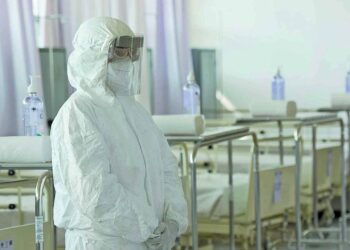 Covid deja rezago en pasantes de medicina