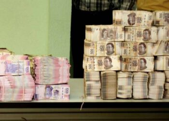 Criminales chinos lavan dinero del narco mexicano con teléfonos desechables y apps bancarias