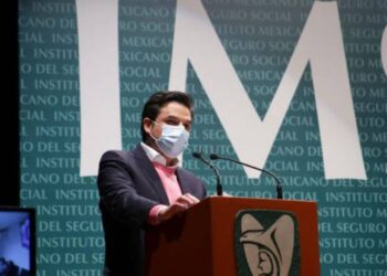 Director del IMSS pide "darle un respiro" a personal médico cuidándonos ante Covid-19
