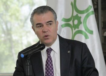 Disgusta a industriales propuesta salarial de AMLO