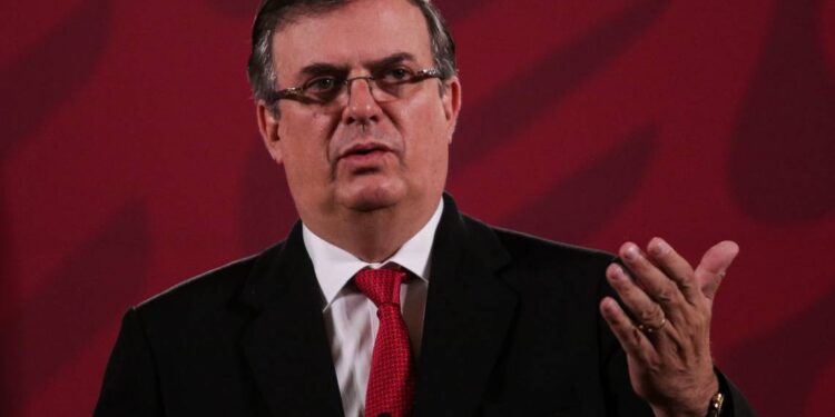 Ebrard reitera que vacunación contra Covid en México iniciará este mes