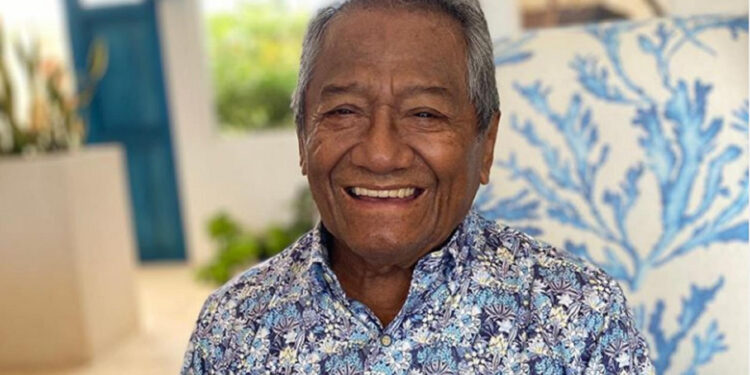 El cantautor mexicano Armando Manzanero dio positivo por covid-19