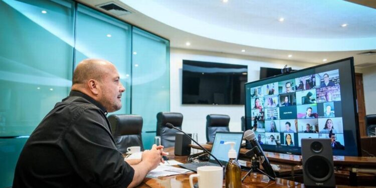 Gobernadores Alfaro y Corral reprochan trato de la Federación