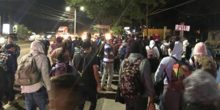 Honduras disuelve caravana migrante, no portaban pruebas Covid-19