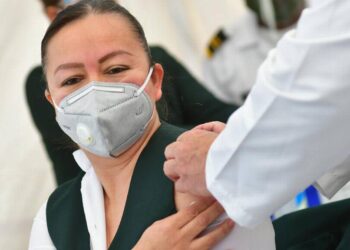 IMSS detecta 23 casos de consecuencias leves tras vacunación contra Covid-19 - Noticias, Deportes, Gossip, Columnas