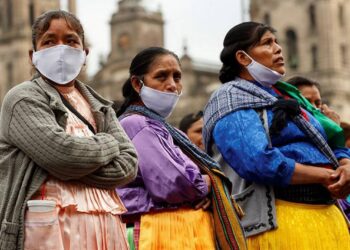 Indígenas tienen casi 4 años menos de escolaridad que el resto de la población