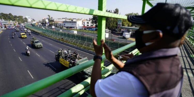 Llevan vacuna contra coronavirus por ruta “imperfecta”