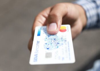 Mexicanos cancelan 1.6 millones de tarjetas de crédito en 2020