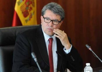 Monreal atenta contra la autonomía del Banxico, advierte la ABM