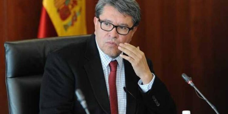 Monreal atenta contra la autonomía del Banxico, advierte la ABM