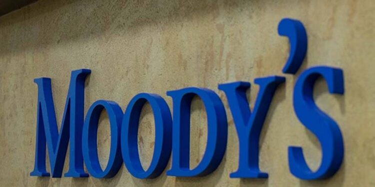 Moody’s advierte que cambios a Banxico presionarán nota soberana