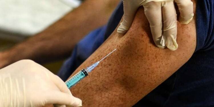 Plan de vacunación podría desatar saqueos e histeria colectiva: CNSP