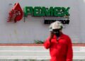 Poco probable que mejore la nota crediticia de Pemex: Moody's
