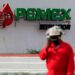 Poco probable que mejore la nota crediticia de Pemex: Moody's