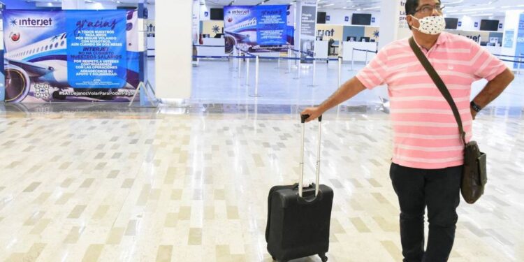 Profeco emite nueva alerta contra Interjet, advierte del cierre de oficinas