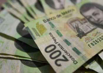 Propone AMLO crecer salario mínimo en 18.48 pesos
