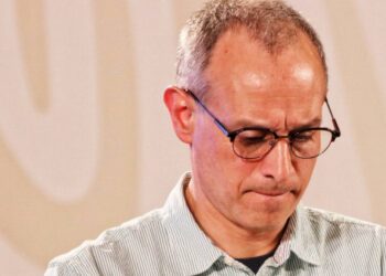 "Que deje de mentir y ocultar cifras", PRD insiste en que Gatell renuncie