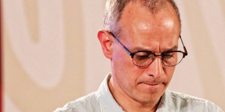 "Que deje de mentir y ocultar cifras", PRD insiste en que Gatell renuncie