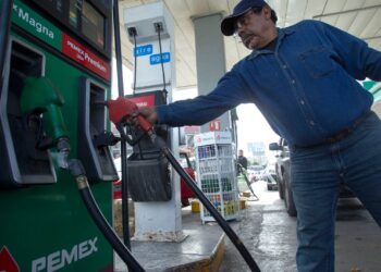 Se busca autosuficiencia de gasolinas para 2023: AMLO