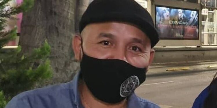 Sin cabello y con buen humor, El Mijis celebra que ya no tiene cáncer