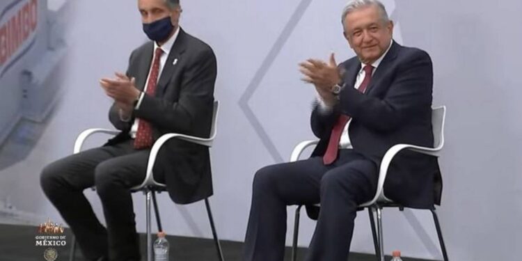 Sin industria privada no habría desarrollo, reconoce AMLO