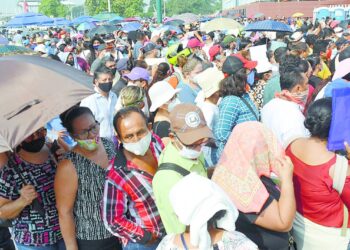 Sin sana distancia ni planeación, dan bonos en Tabasco